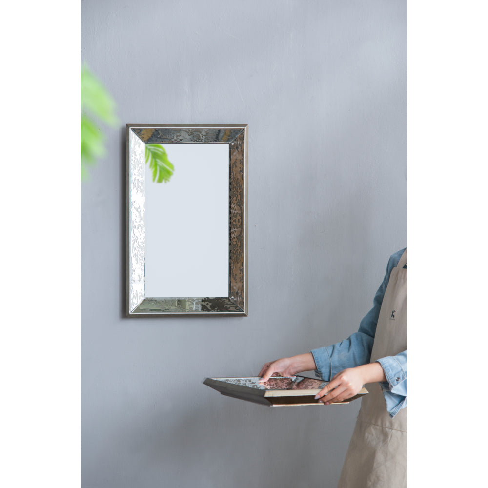 18" x 18" Distressed Silver Square Accent Mirror, Traditional Style Framed Wall Mirror for Living Room, Entryway, Office, Bedroom, Hallway