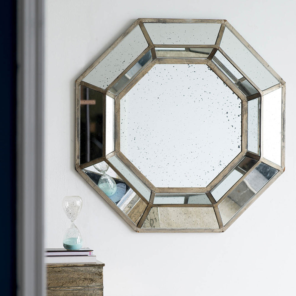 18" x 18" Distressed Silver Square Accent Mirror, Traditional Style Framed Wall Mirror for Living Room, Entryway, Office, Bedroom, Hallway