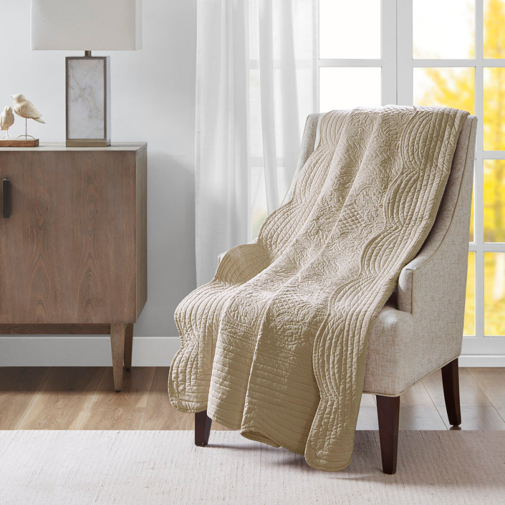 Oversized Quilted Throw with Scalloped Edges White 60x72"