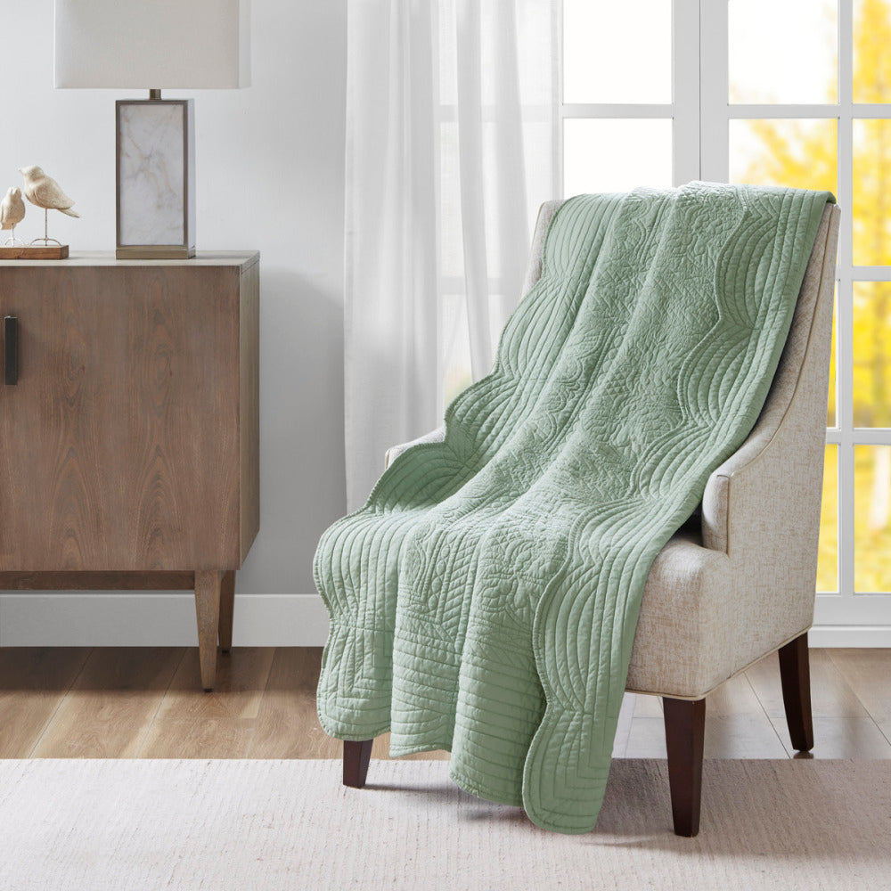 Oversized Quilted Throw with Scalloped Edges White 60x72"