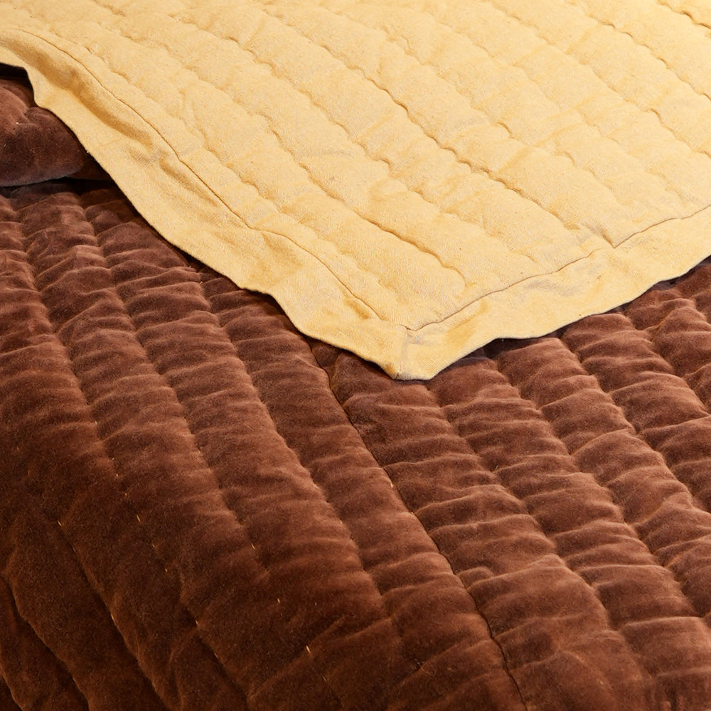 Cotton Velvet Stonewashed Hand Quilted Bedspread with Flanges-88X92"