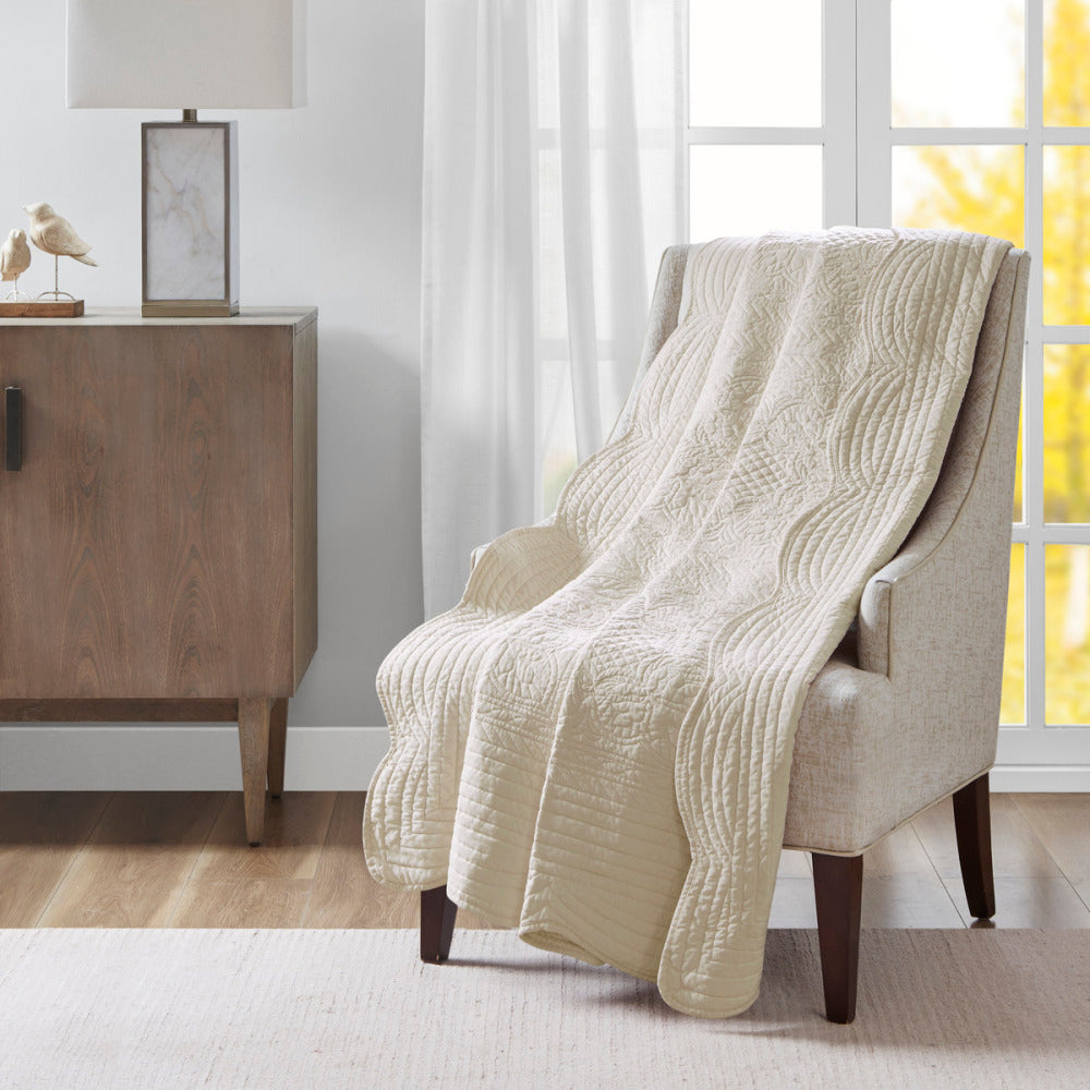 Oversized Quilted Throw with Scalloped Edges White 60x72"