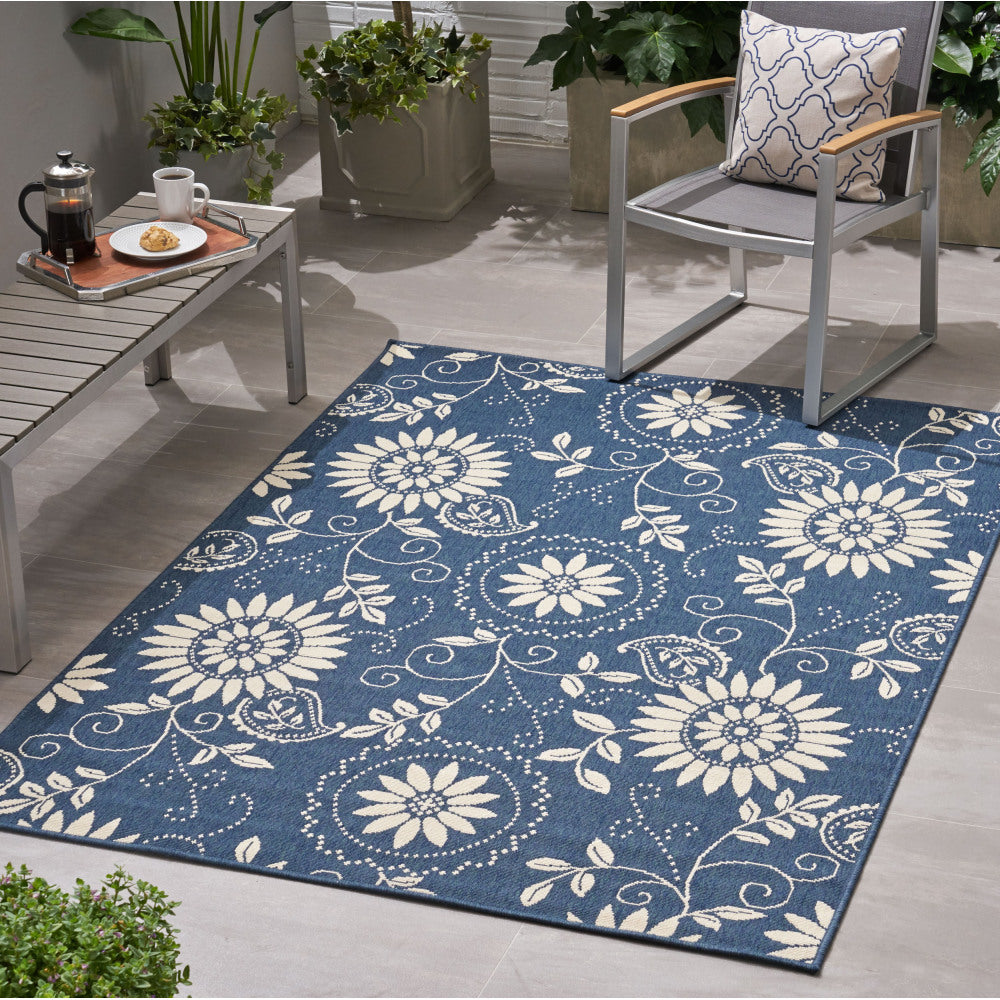 7'x5'3" RUG