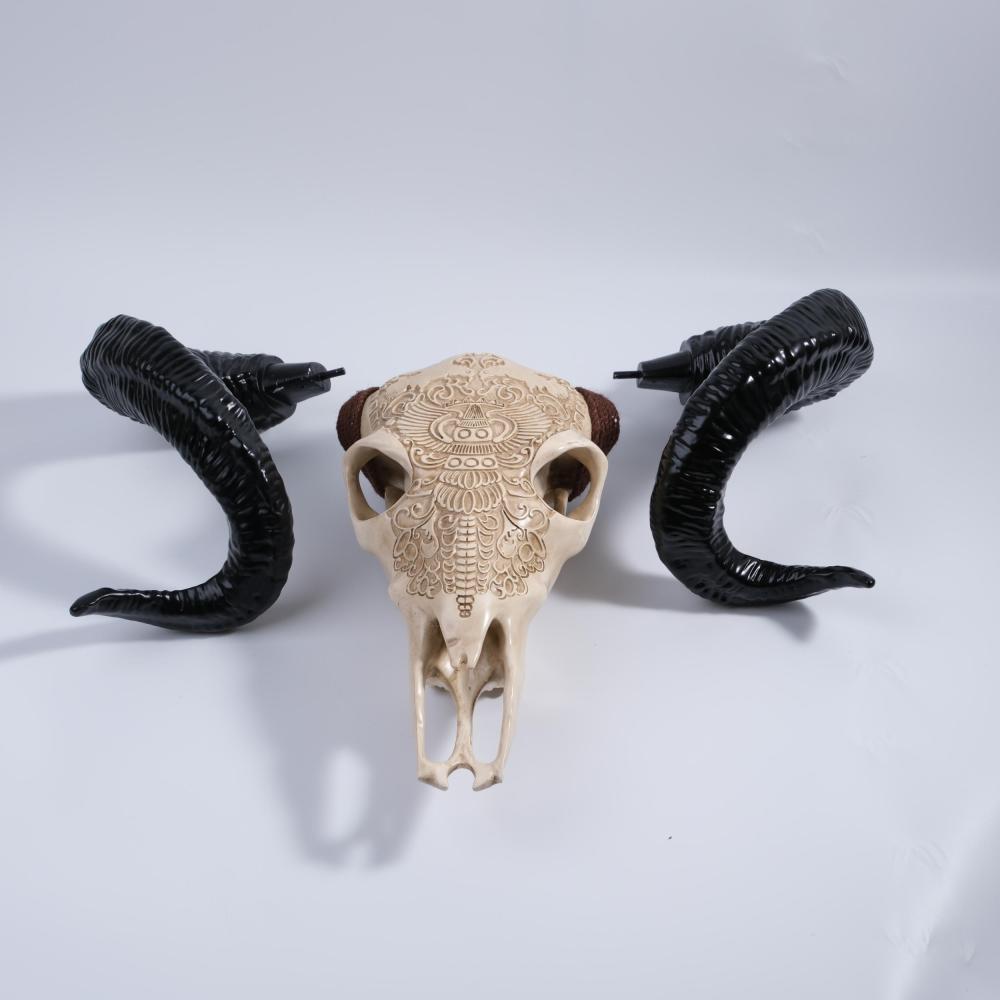 Bone-Inspired Bull Head Hanging Ornament-Resin Craft,Lifelike Details,North American Style