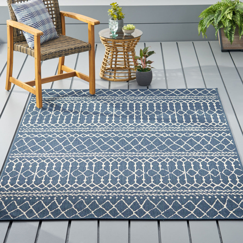 7'x5'3" RUG