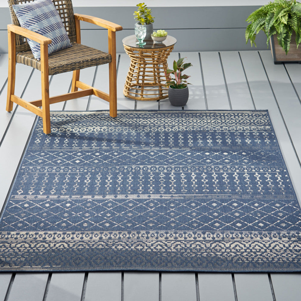 7'x5'3" RUG