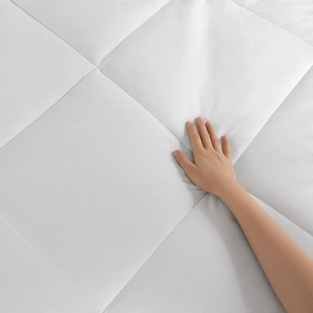 Oversized Down Alt Comforter with HeiQ Smart Temp Treatment White Full/Queen