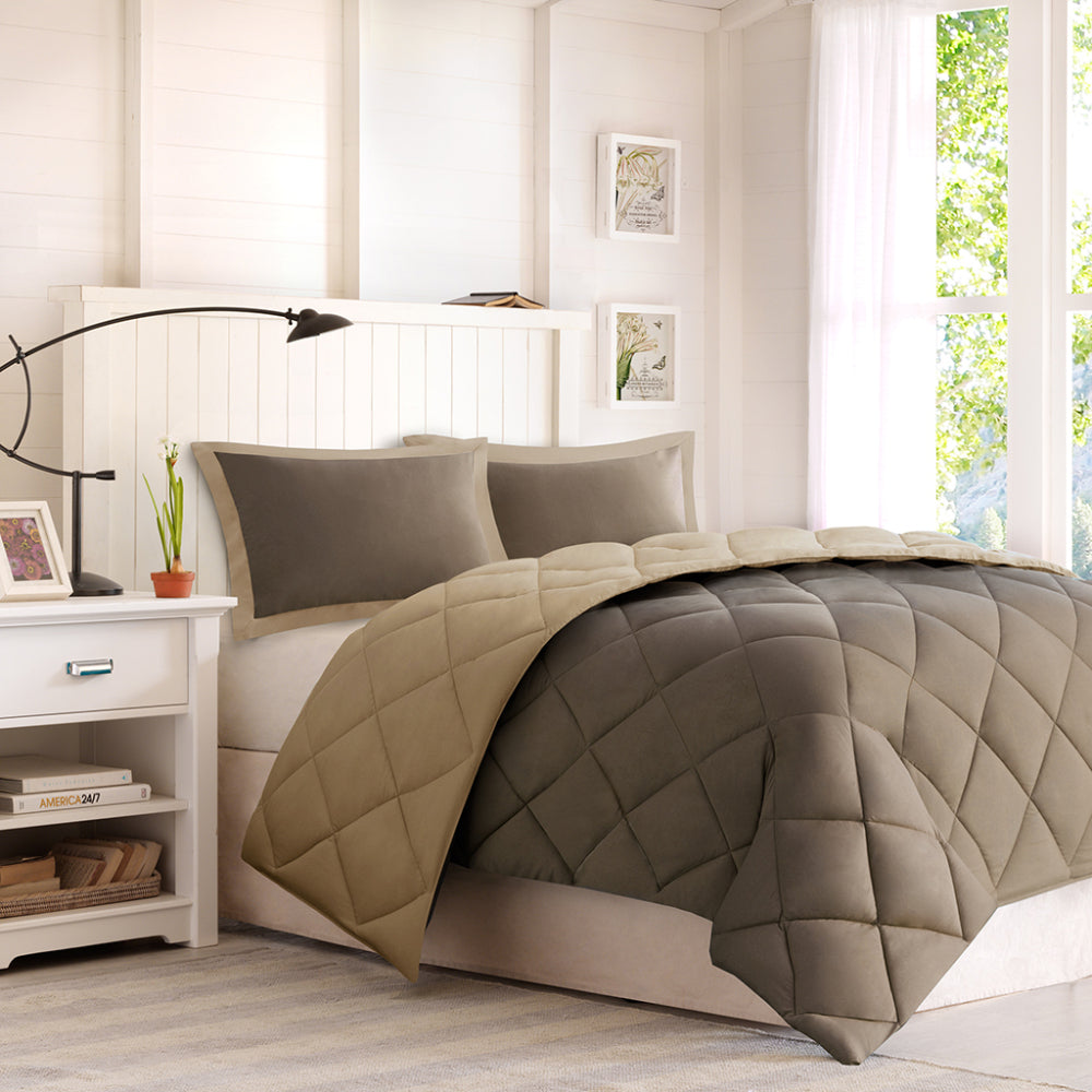 King 3M Scotchgard Diamond Quilting Reversible Down Alternative Comforter Set