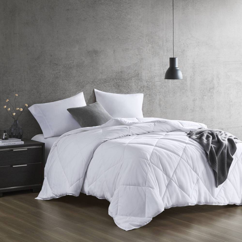 Oversized Down Alternative Comforter White King/Cal King