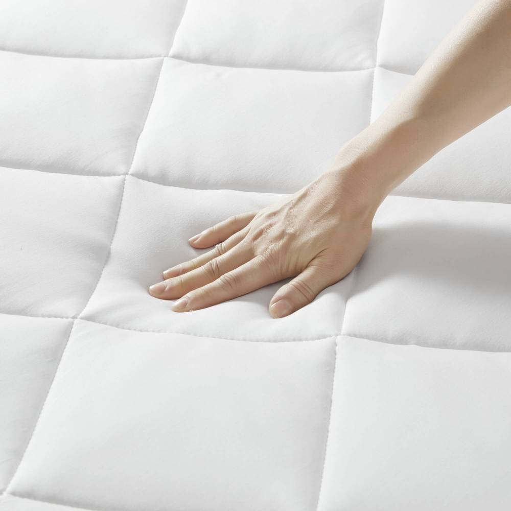 Overfilled Deep Pocket Mattress Pad White Queen