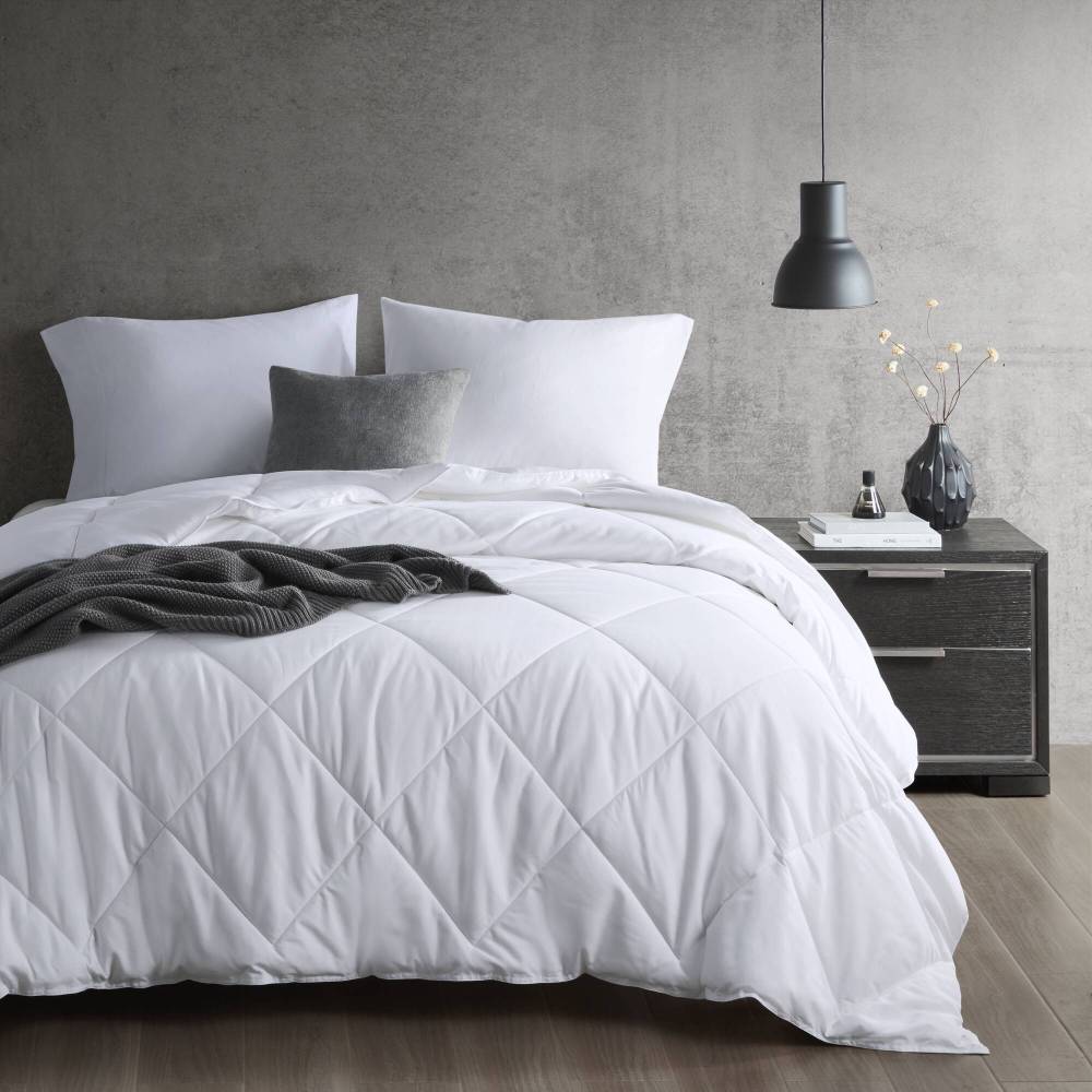 Oversized Down Alternative Comforter White Full/Queen