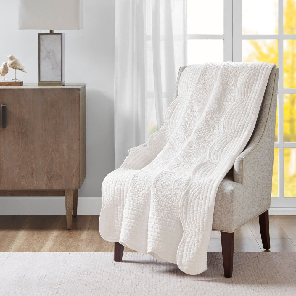 Oversized Quilted Throw with Scalloped Edges White 60x72"