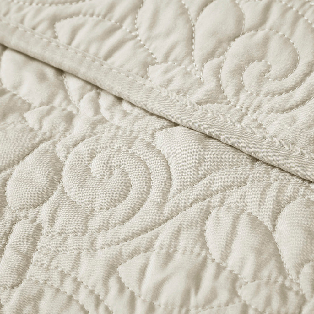 Oversized Quilted Throw Ivory 60x70"