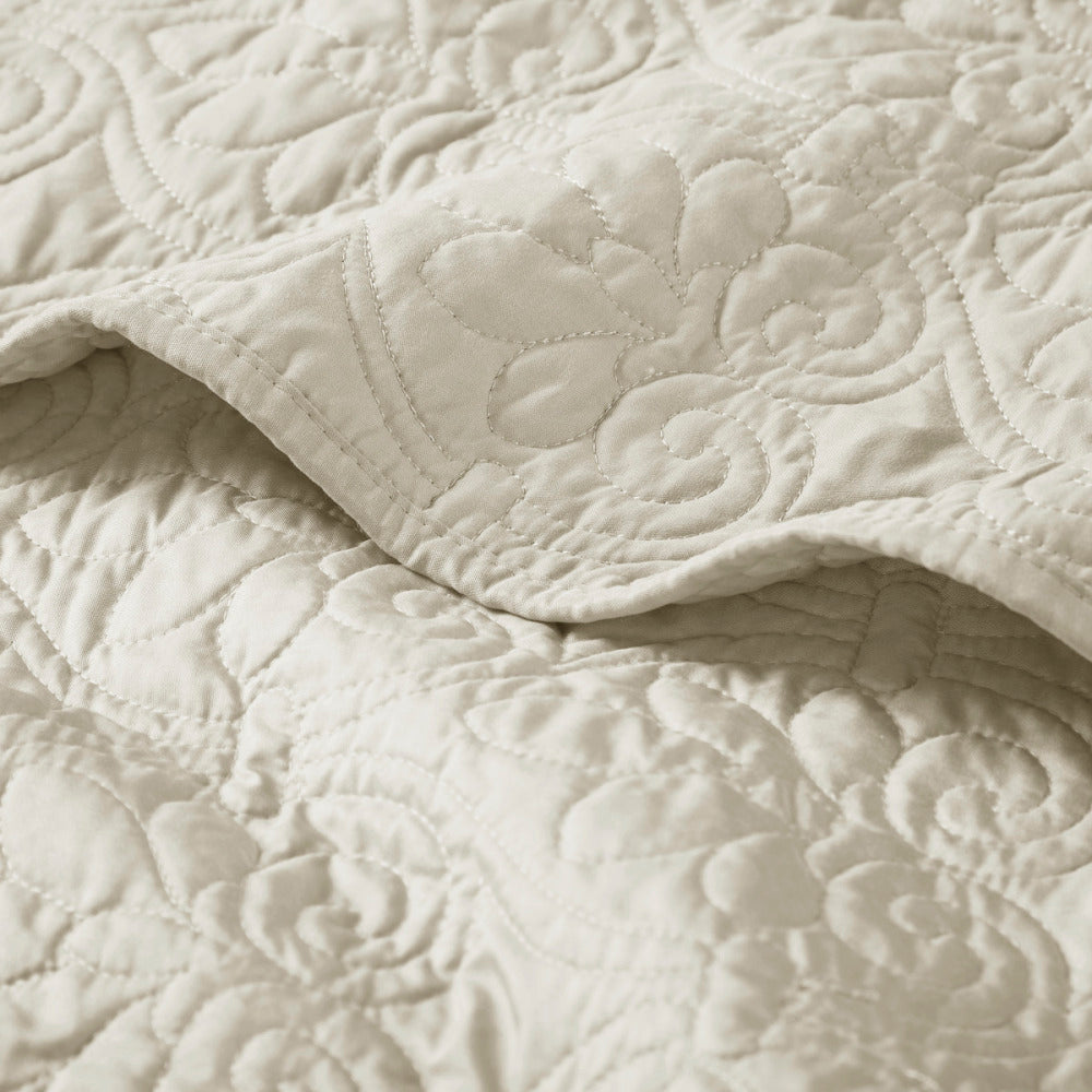 Oversized Quilted Throw Ivory 60x70"